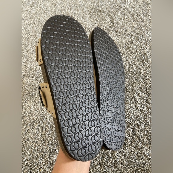 Universal thread double strap studded sandals slip on - Picture 5 of 6